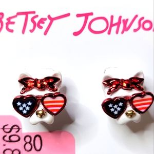 Betsey Johnson New With Tags Patriotic Frenchie Dog Wearing Sunglasses Earrings